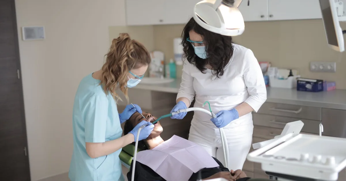 Dentist in Indirapuram: A Proper Guide