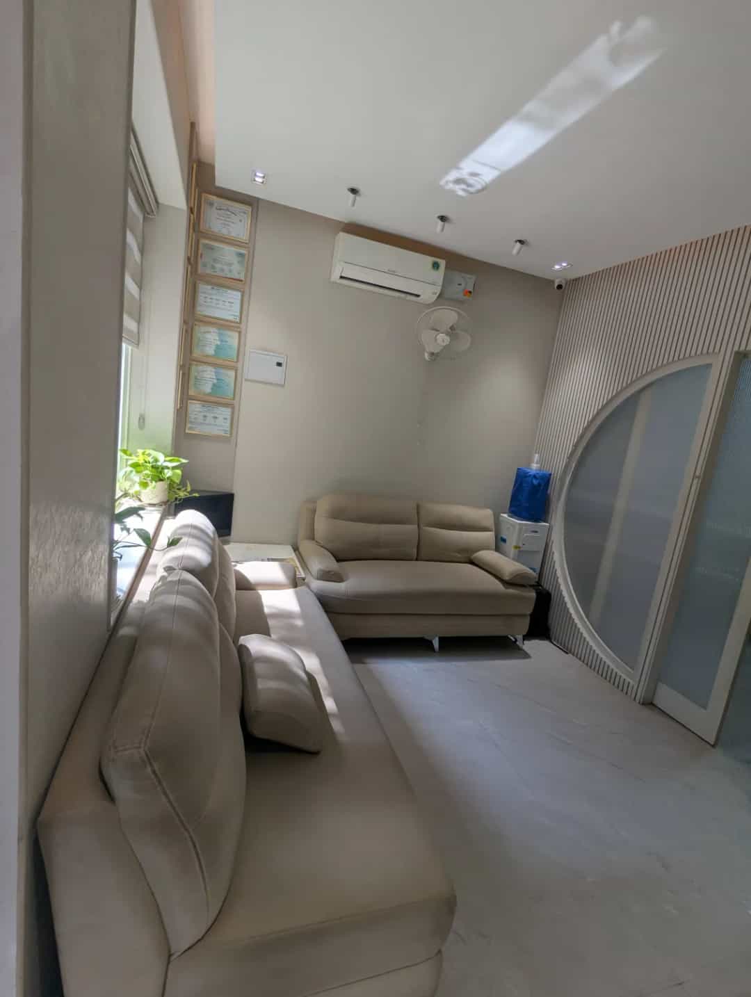 Inside Kosmoss Dental clinic, Indirapuram