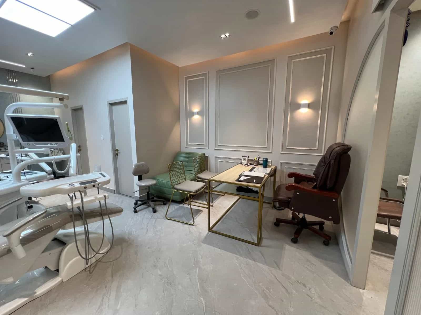 Sophisticated dental machinery at Kosmoss Dental clinic